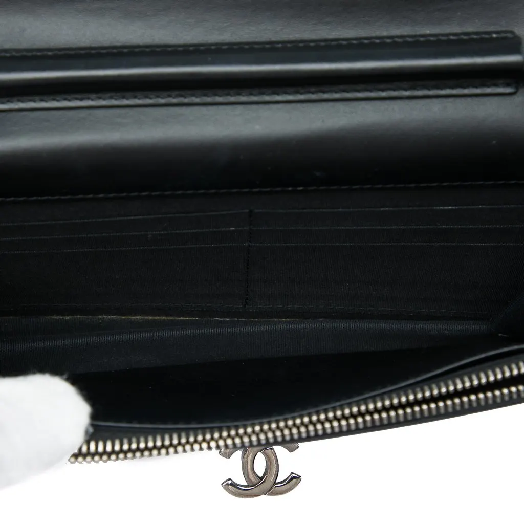 Chanel Quilted Patent Golden Class Wallet on Chain Black Leather Very good - Model View