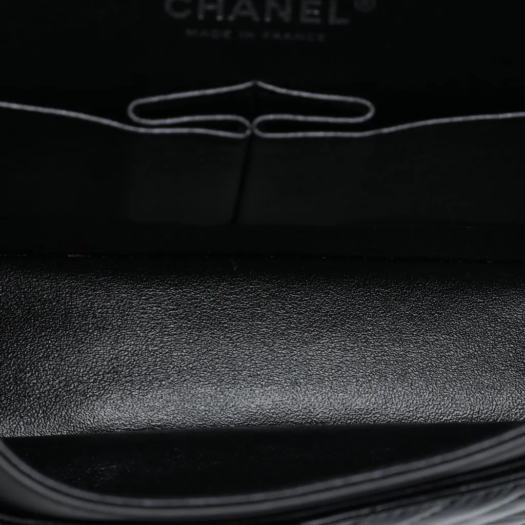 Chanel Medium Classic Chevron Patent So Black Double Flap Black Leather Very good - Model View