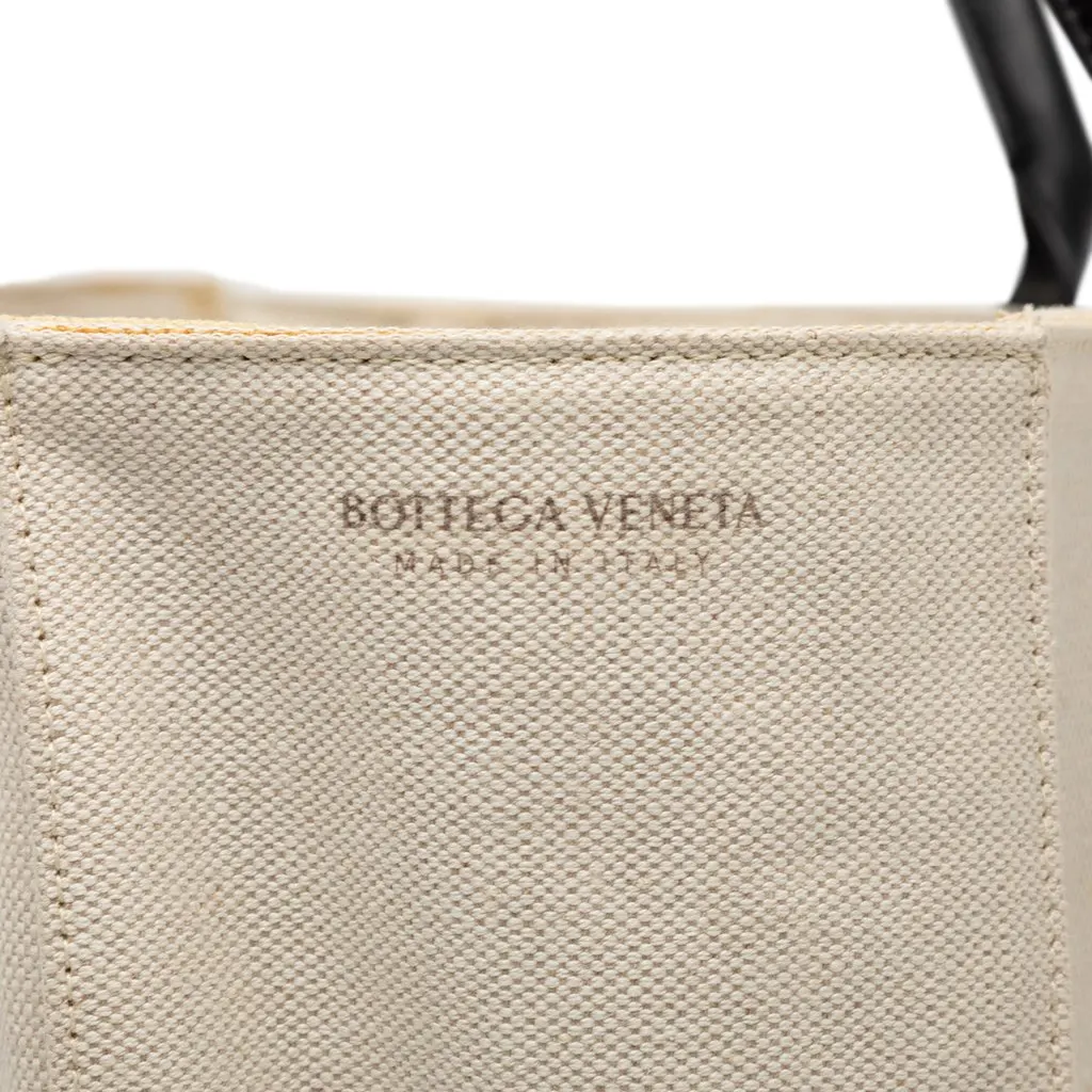 Bottega Veneta Medium Canvas Maxi Intrecciato Arco Tote White Very good - Box View