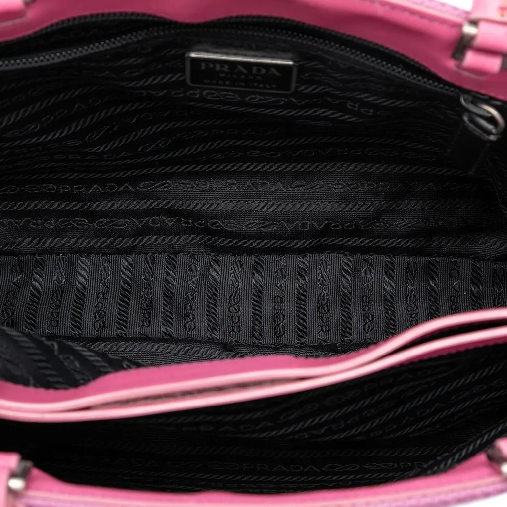 Prada Knitted Wool Tote Pink Very good - Model View