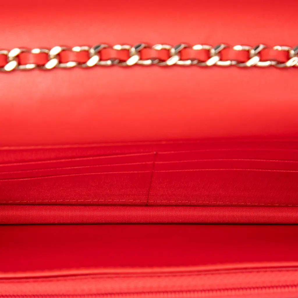 Chanel Chevron Lambskin Trendy CC Chain Wallet on Chain Red Leather Very good - Model View