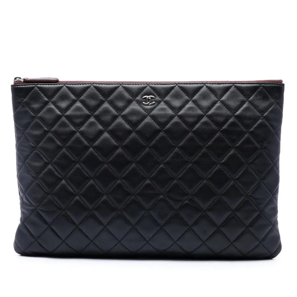 Chanel Large Quilted Lambskin O Case Clutch Black Leather Very good - Front View