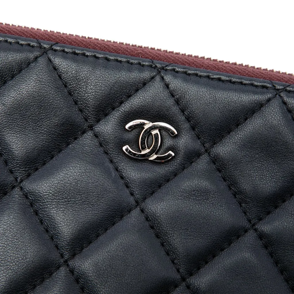Chanel Large Quilted Lambskin O Case Clutch Black Leather Very good - Box View