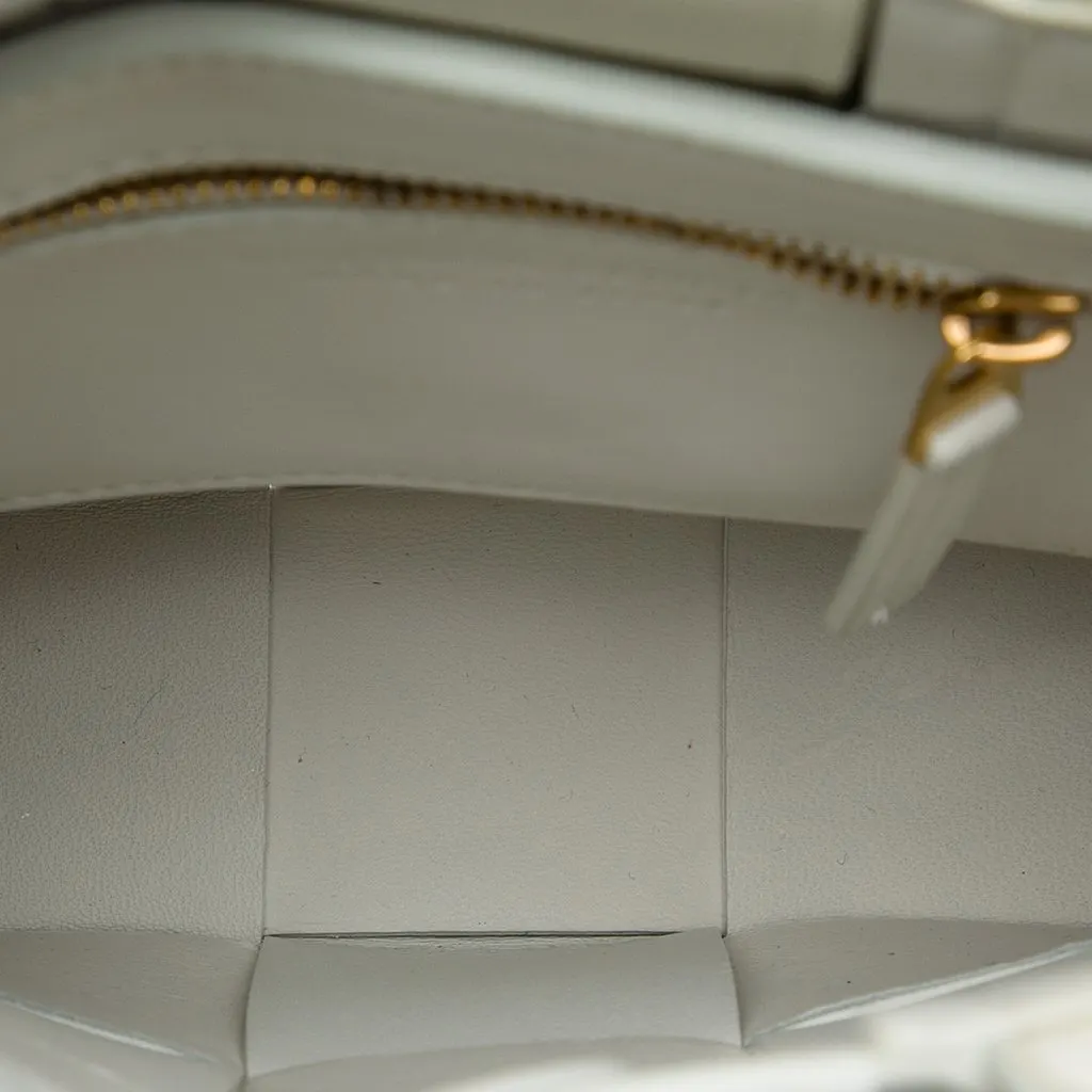 Bottega Veneta Mini Maxi Nappa Intrecciato North South Casette Tote White Leather Very good - Model View