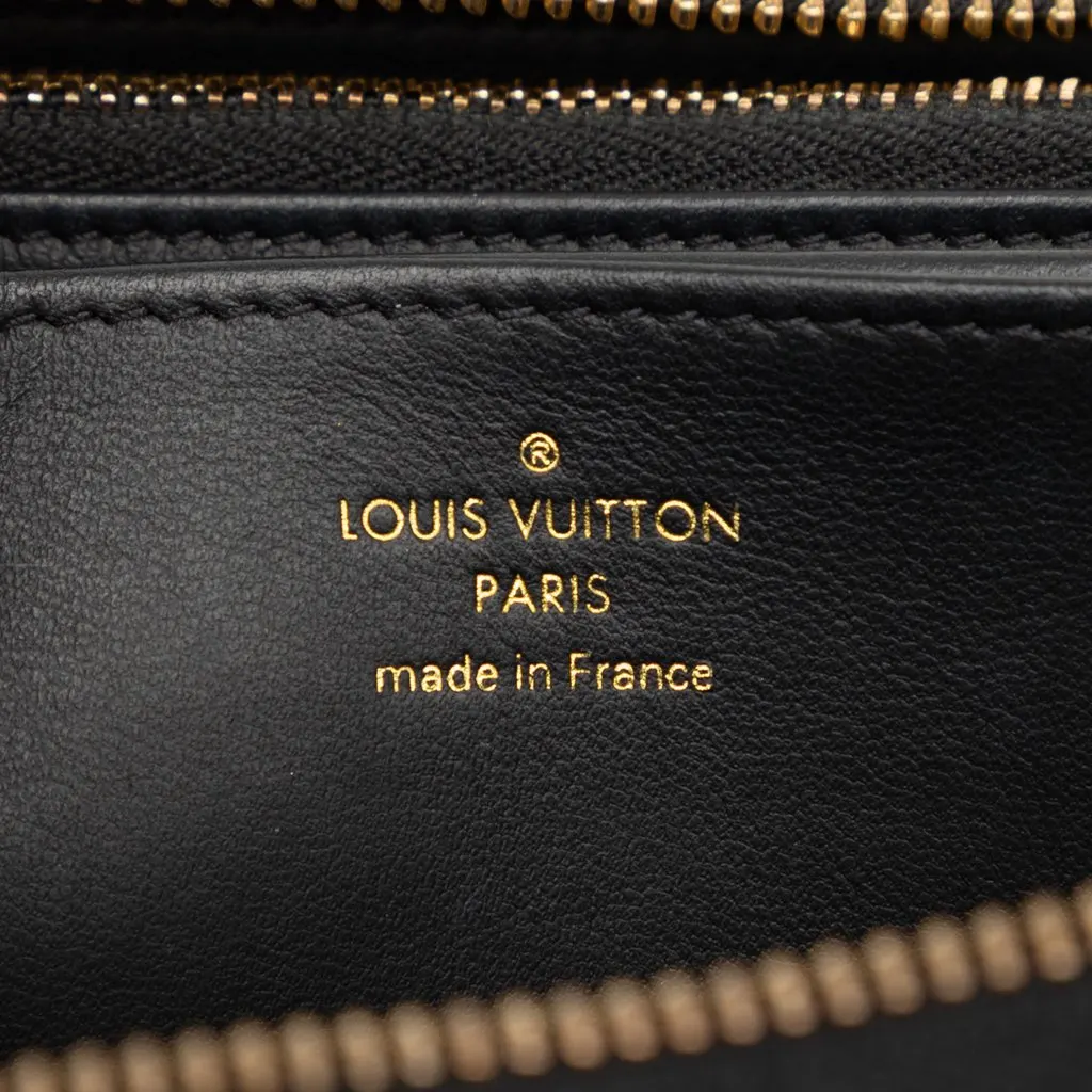 Louis Vuitton Monogram Embossed Lambskin Coussin Zippy Wallet Black Leather Very good - Box View