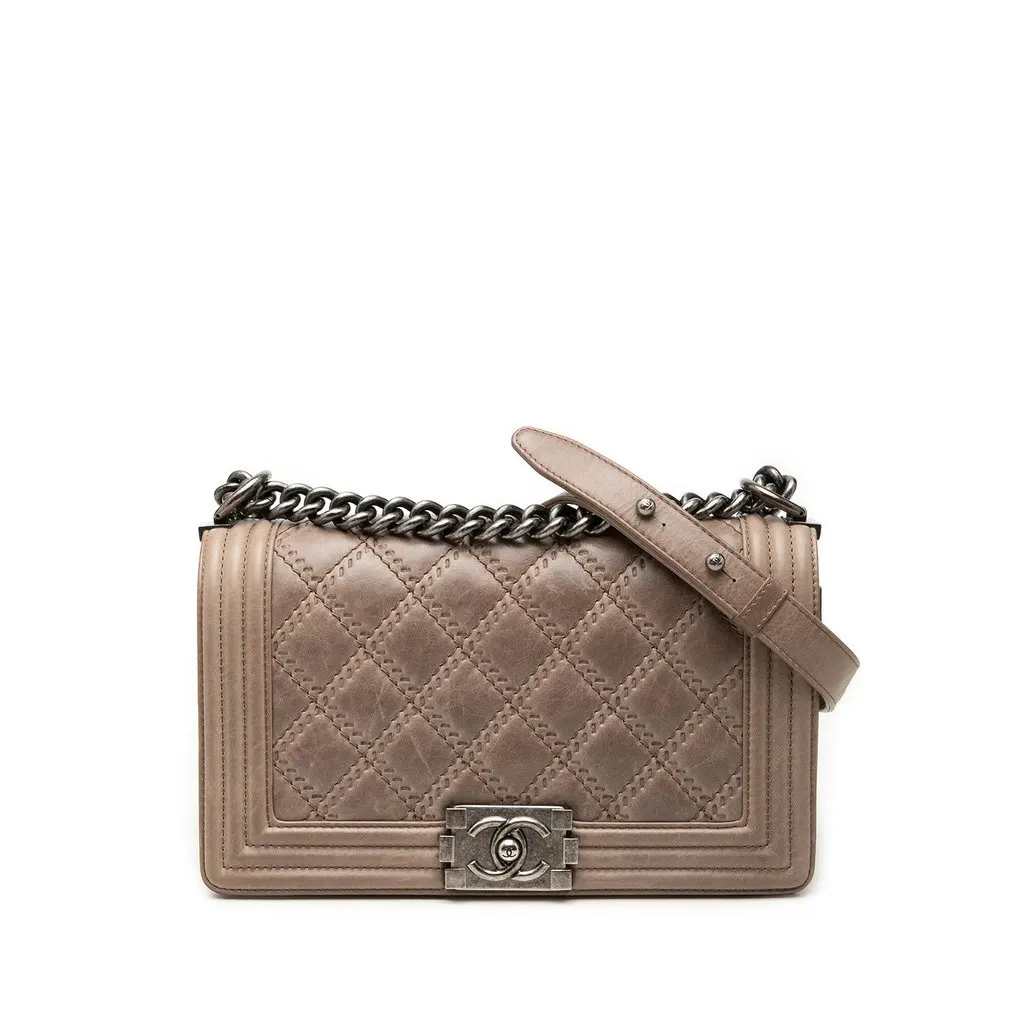 Chanel Old Medium Aged Calfskin Double Stitch Boy Flap Brown Leather Very good - Front View