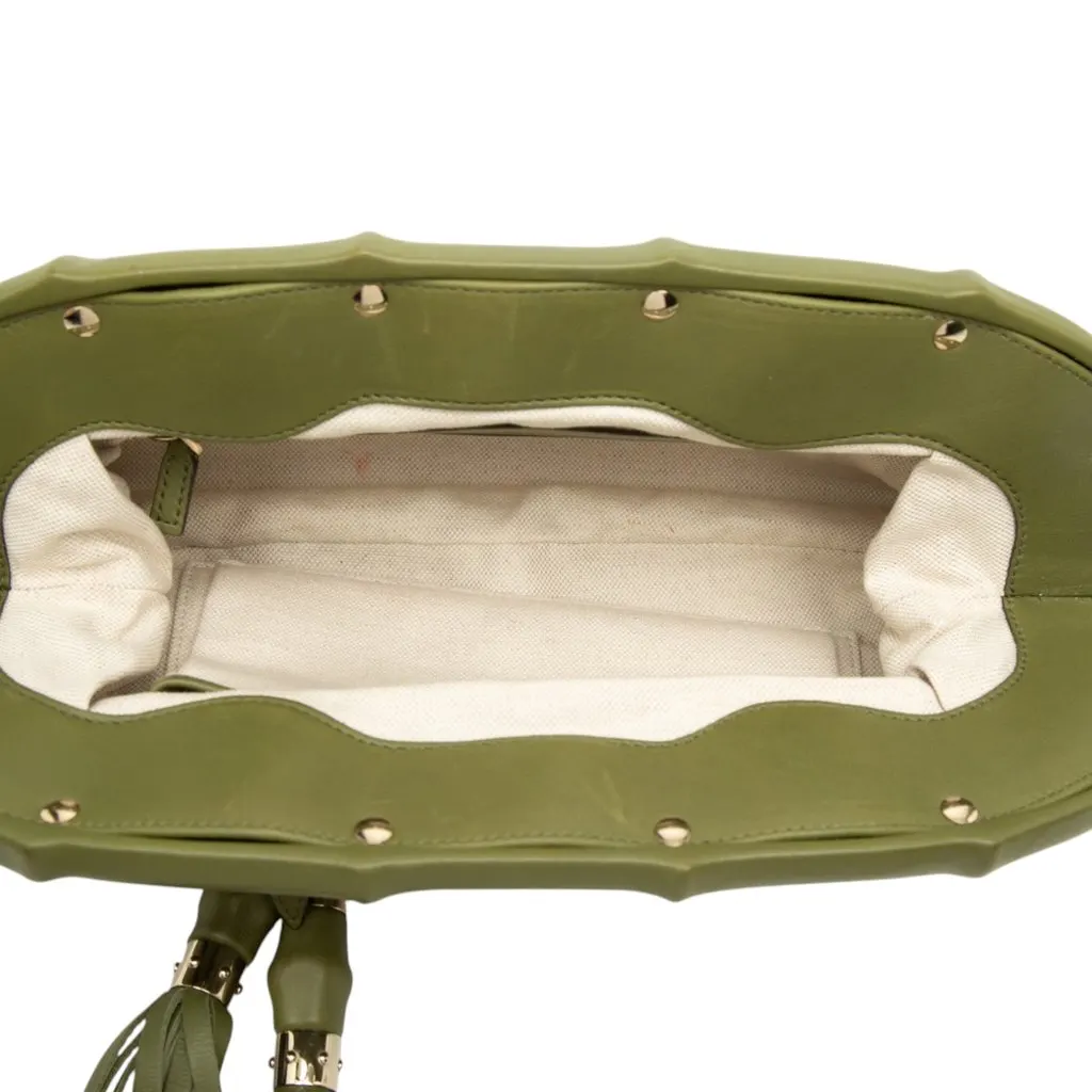 Gucci Calfskin Bamboo Frame Tassel Clutch Green Leather Very good - Model View