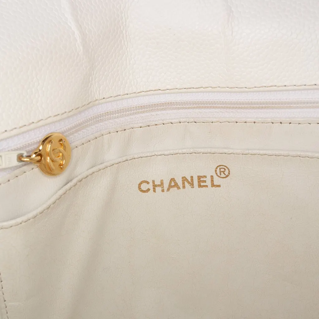 Chanel CC Quilted Caviar Shoulder Bag White Leather Very good - Box View