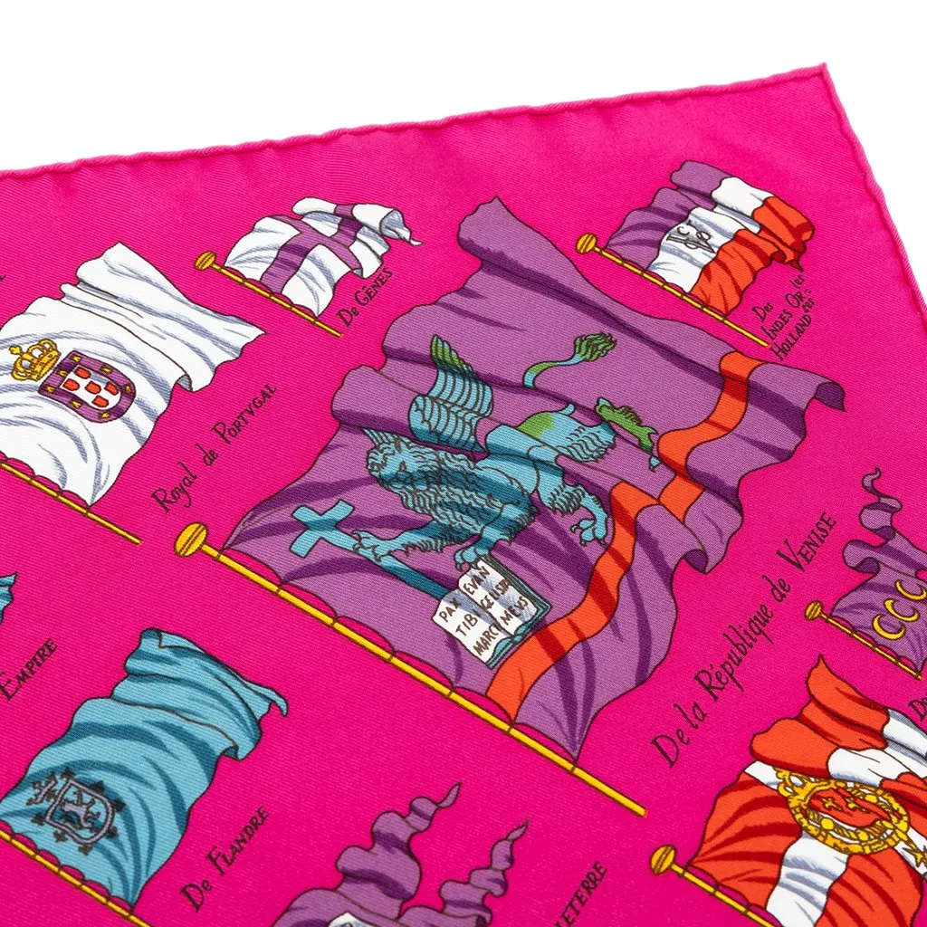 Hermès Pavois Silk Scarf 45 Pink Silk Never worn - Model View