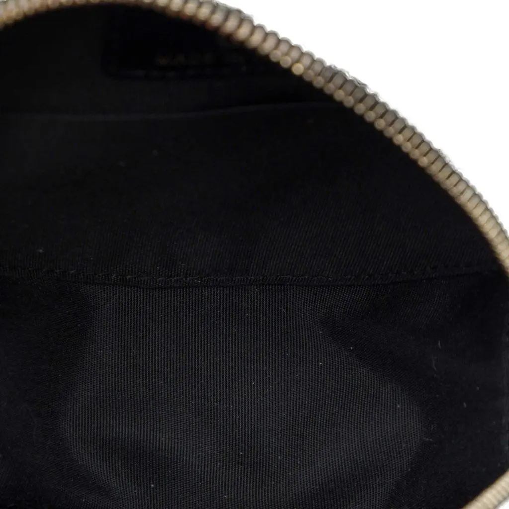 Chanel Tweed 19 Round Clutch with Chain and Coin Purse White Very good - Model View