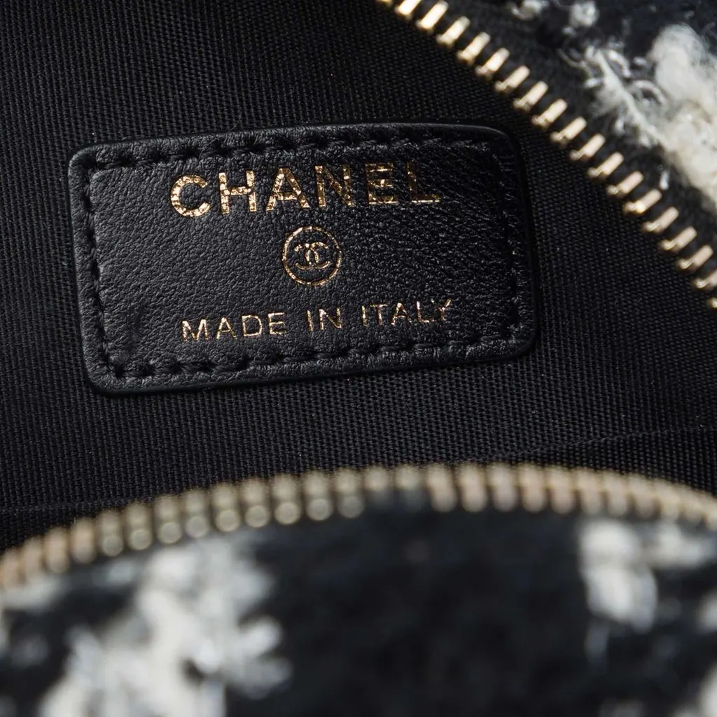 Chanel Tweed 19 Round Clutch with Chain and Coin Purse White Very good - Box View