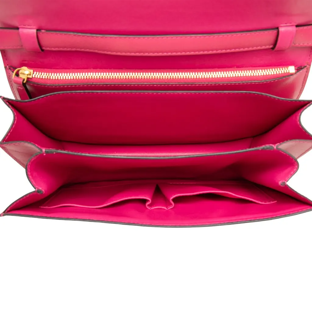 Celine Medium Calfskin Classic Box Pink Leather Very good - Model View