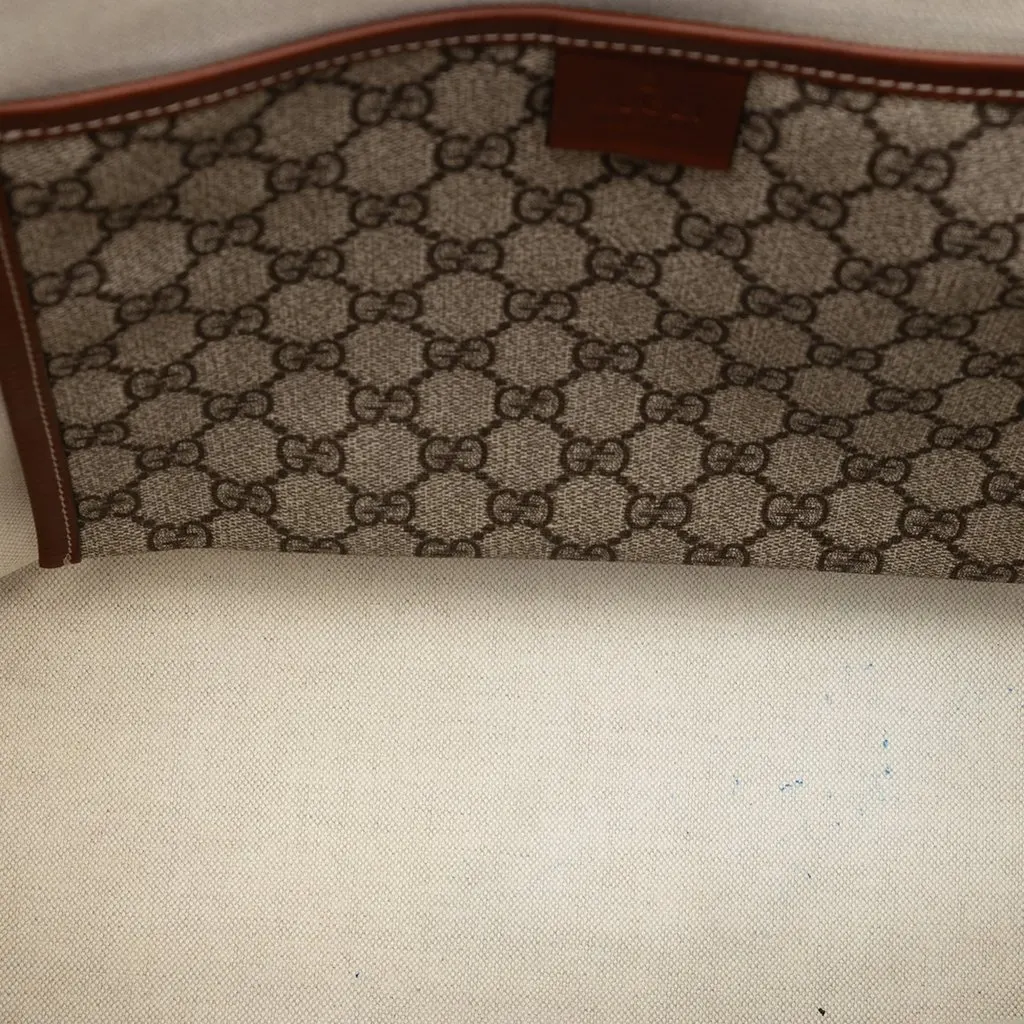 Gucci Medium GG Supreme Web Loop Tote Beige Very good - Model View