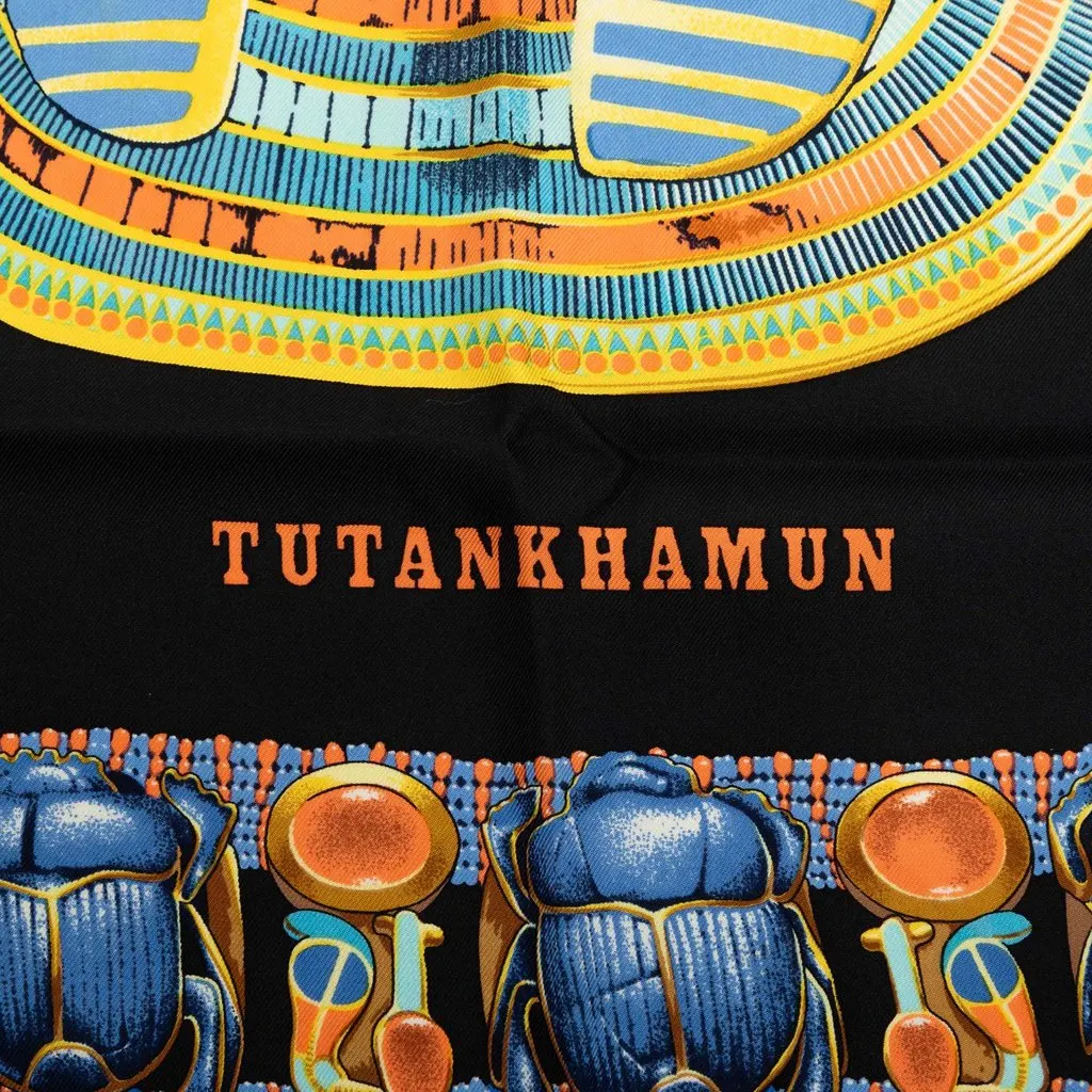 Hermès Tutankhamun Silk Scarf 90 Black Silk Good - Inside View