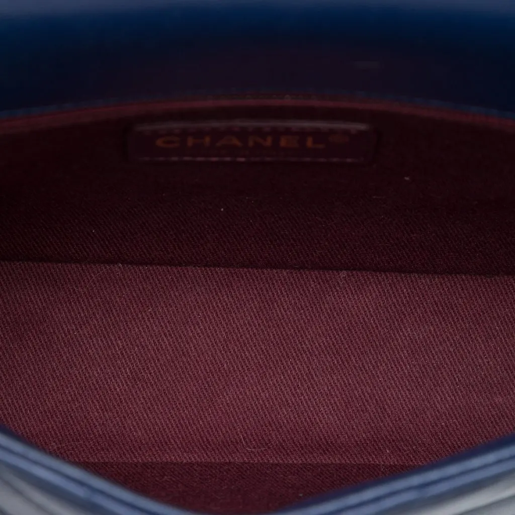 Chanel Chevron Lambskin Pyramid CC Flap Blue Leather Very good - Model View