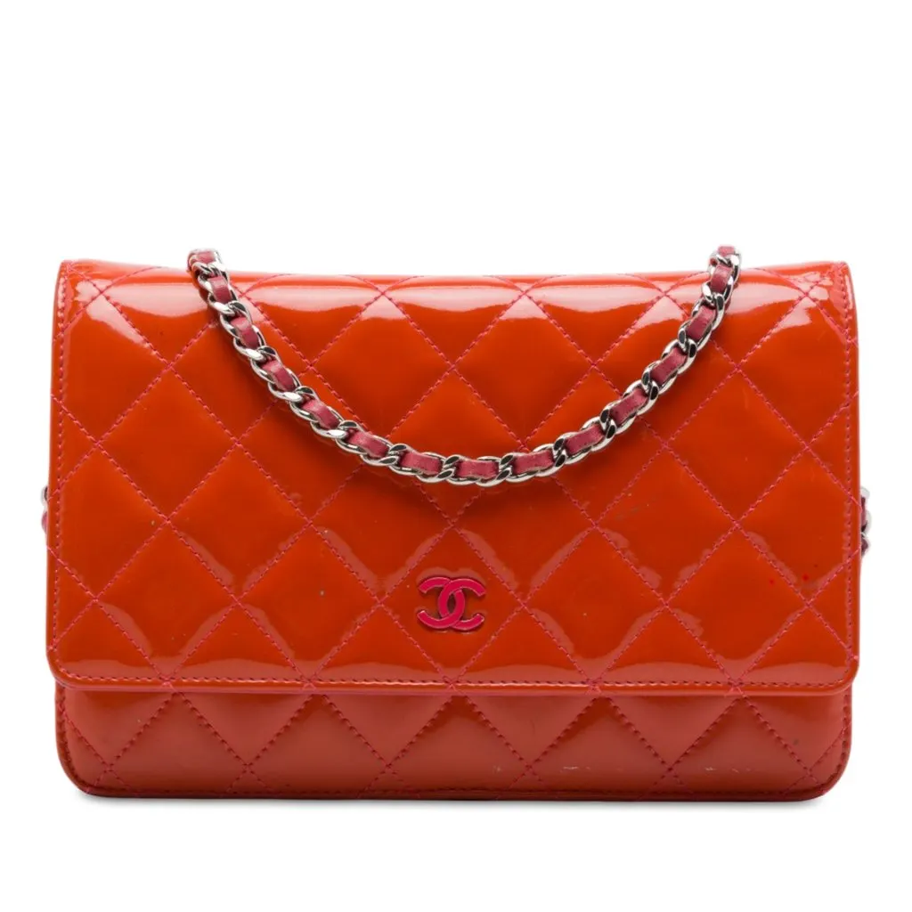 Chanel CC Quilted Patent Incognito Wallet On Chain Orange Leather Very good - Front View