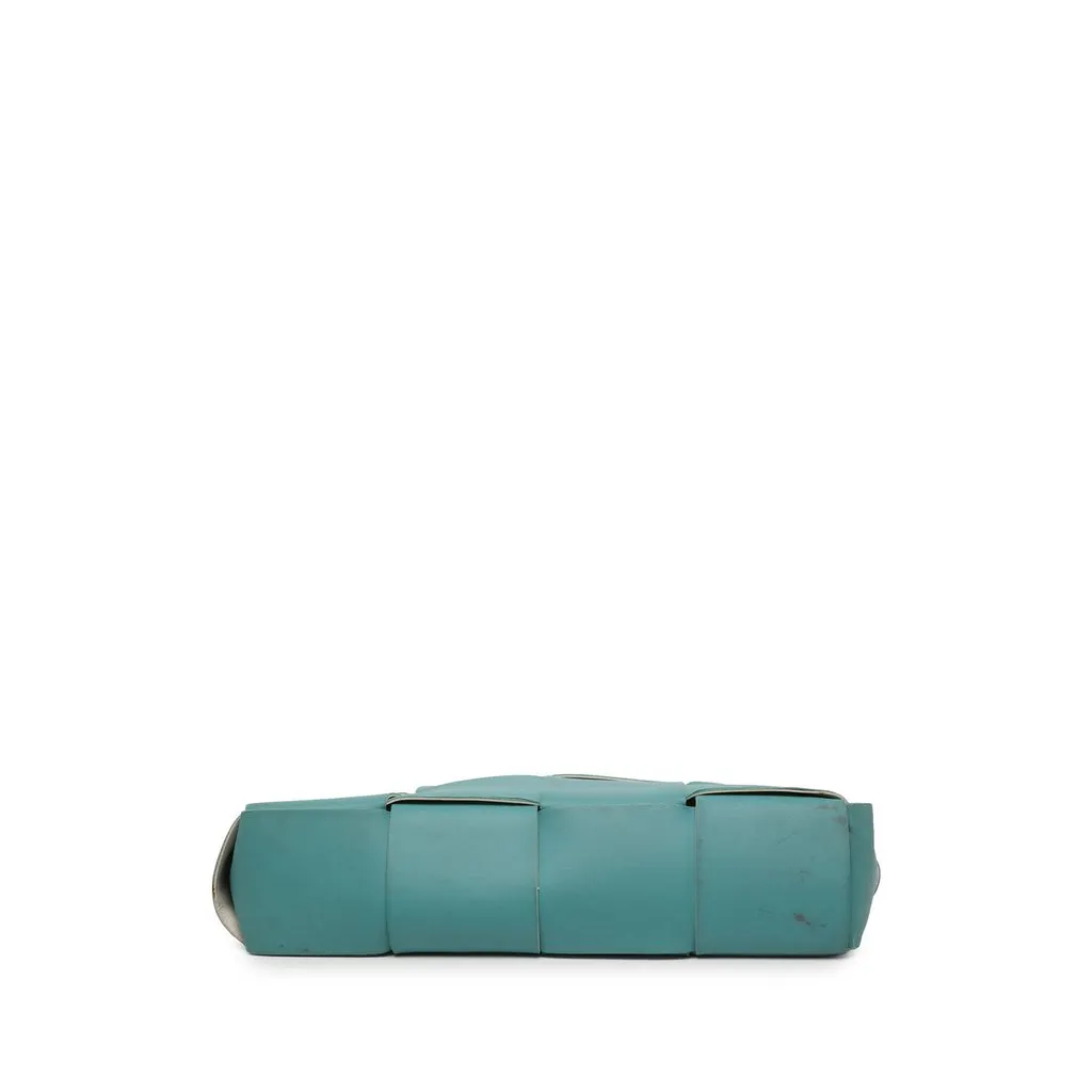 Bottega Veneta Large Nappa Maxi Intrecciato Arco Tote Blue Leather Good - Inside View