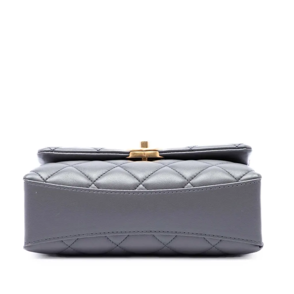 Chanel Paris Manchester Small Quilted Lambskin Faux Pearl Flap Grey Leather Very good - Inside View