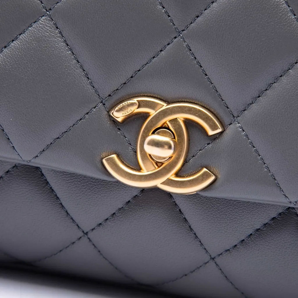 Chanel Paris Manchester Small Quilted Lambskin Faux Pearl Flap Grey Leather Very good - Box View