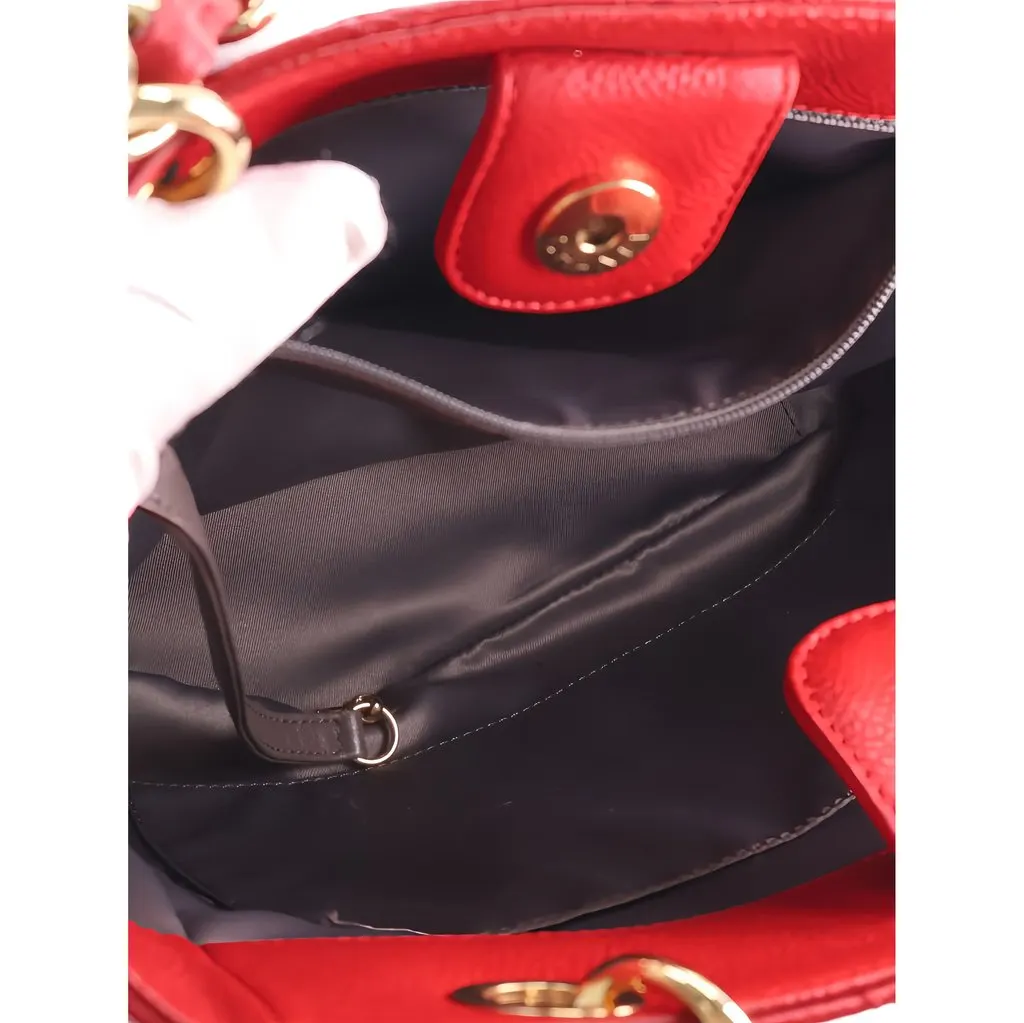 Chanel Caviar Petite Shopping Tote Red Leather Very good - Model View