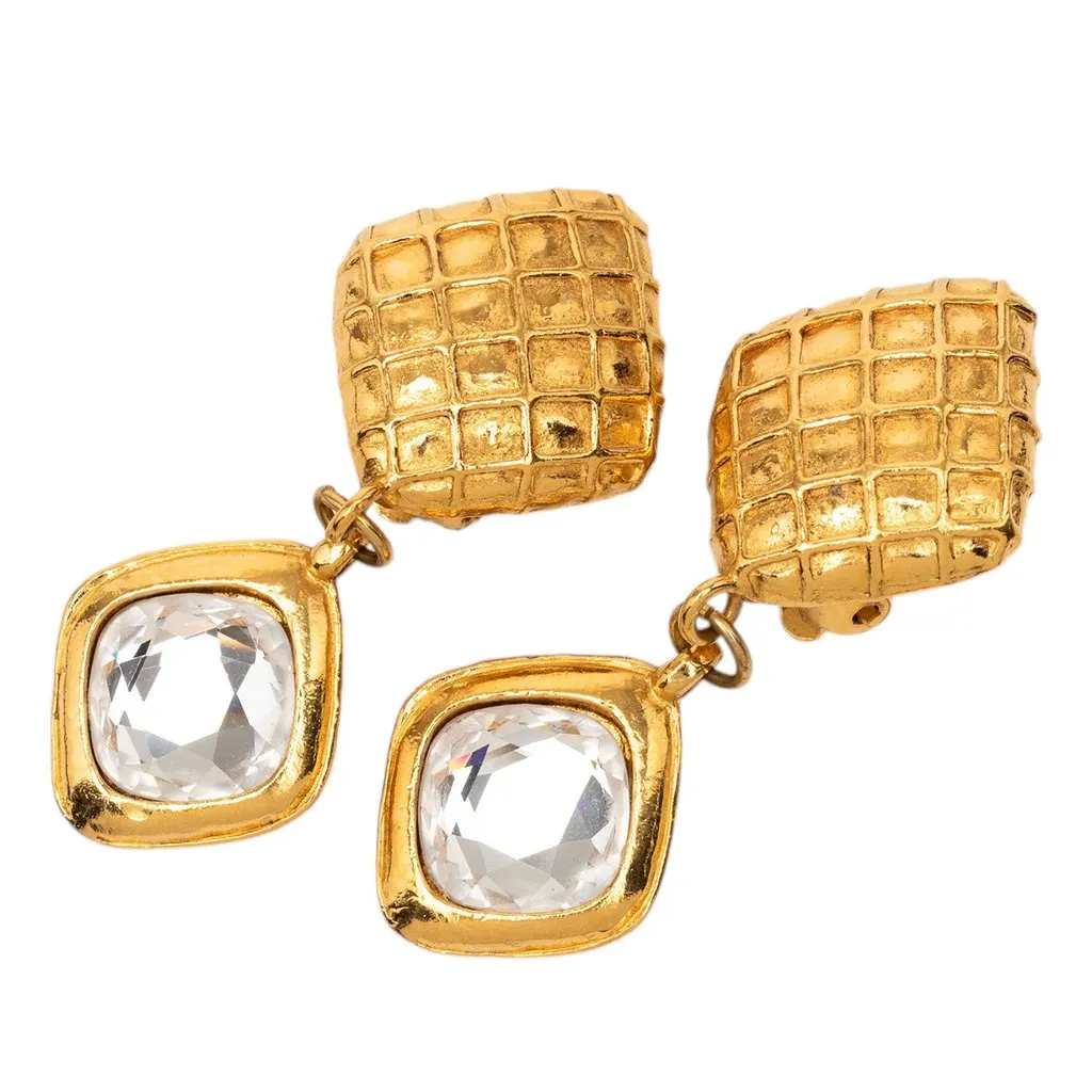 Chanel Gold Plated Quilted Diamond Shape Strass Drop Clip On Earrings Gold Metal Very good - Front View