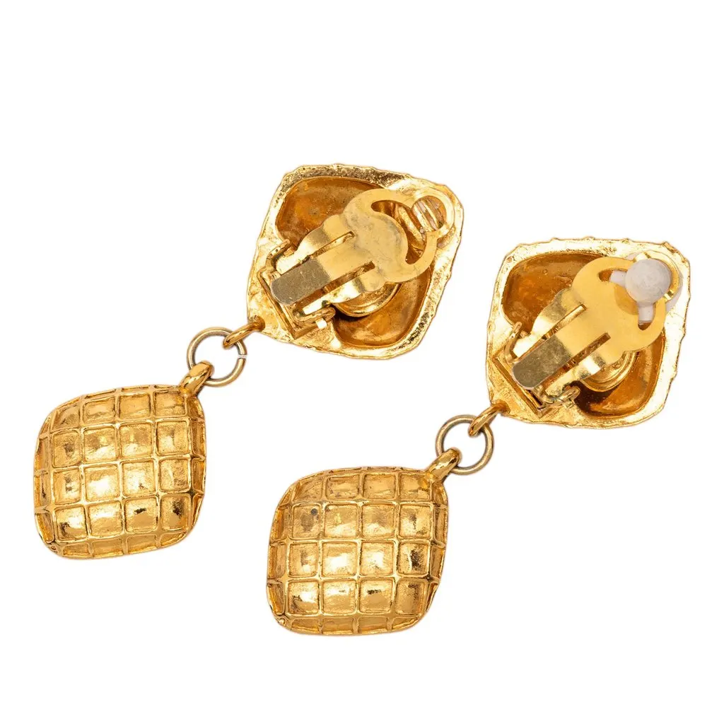 Chanel Gold Plated Quilted Diamond Shape Strass Drop Clip On Earrings Gold Metal Very good - Back View
