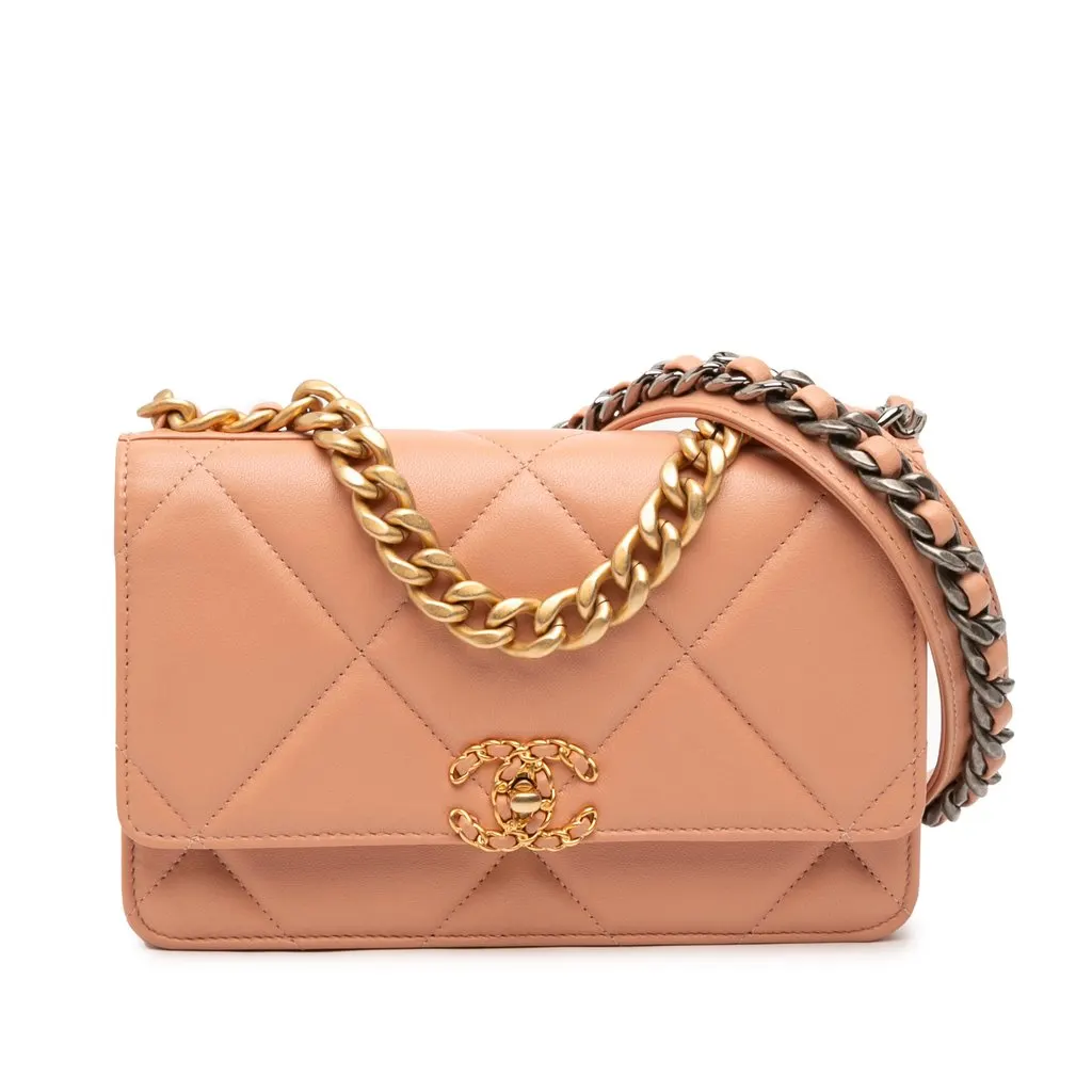 Chanel Quilted Lambskin 19 Wallet on Chain Pink Leather Very good - Front View