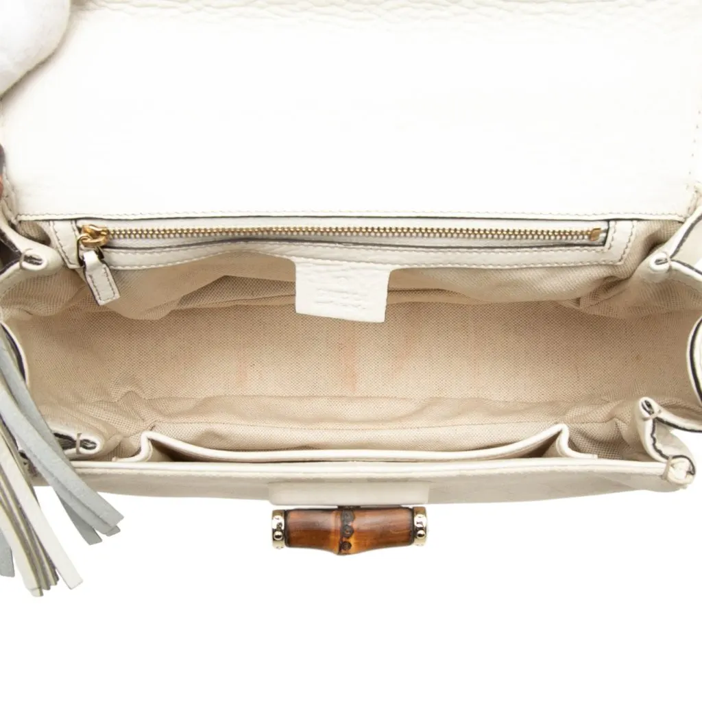 Gucci Medium GG Canvas New Bamboo Satchel White Very good - Model View