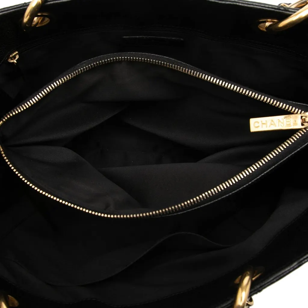 Chanel Caviar Grand Shopping Tote Black Leather Very good - Model View