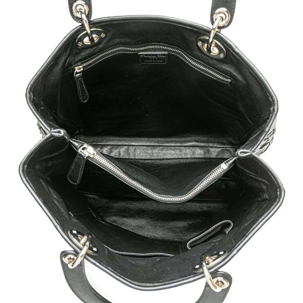 Dior Woven Lambskin Lady Dior Avenue Tote Black Leather Good - Model View
