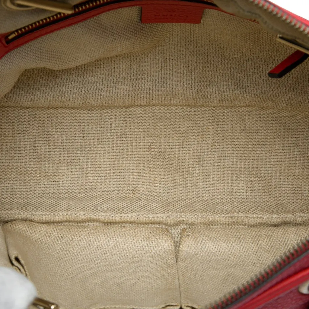 Gucci Calfskin Soho Chain Zip Shoulder Bag Red Leather Very good - Model View