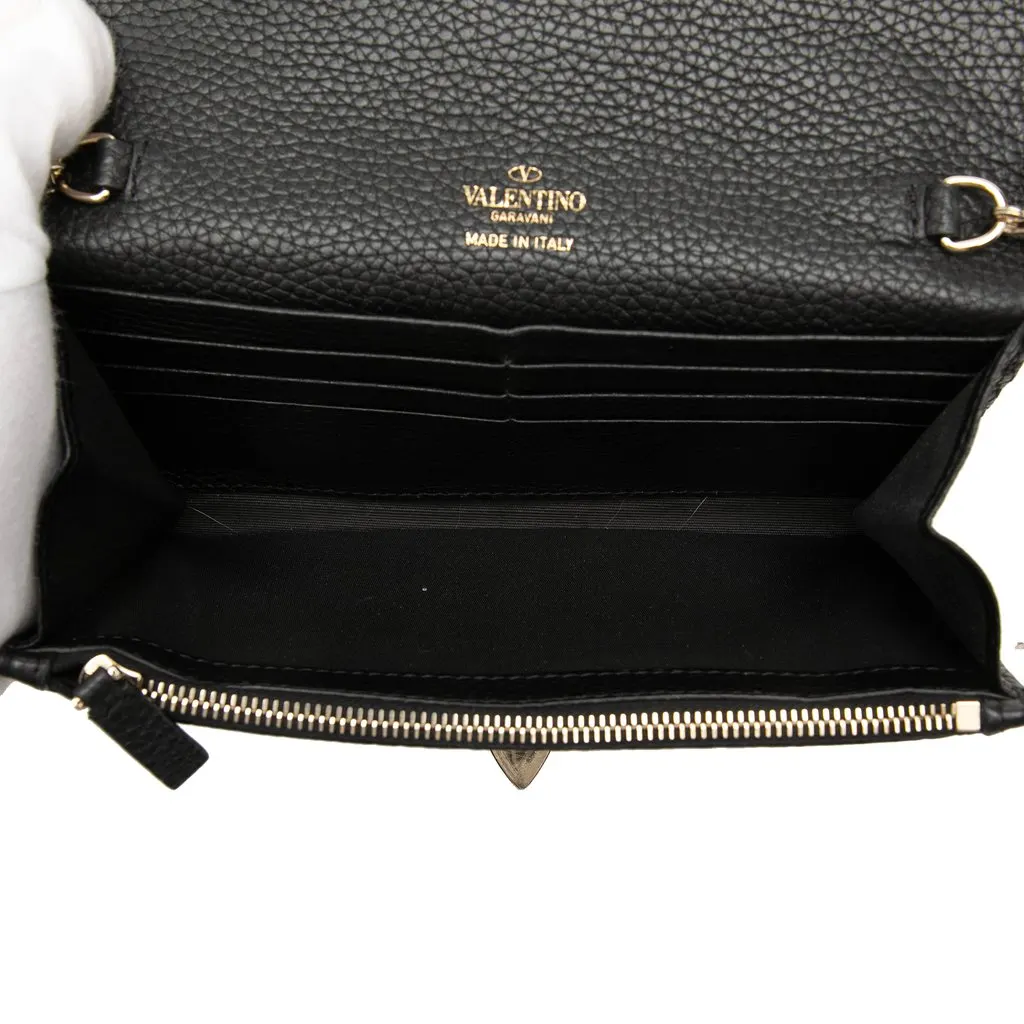 Valentino Pebbled Calfskin Rockstud Flip Lock Wallet On Chain Black Leather Very good - Model View
