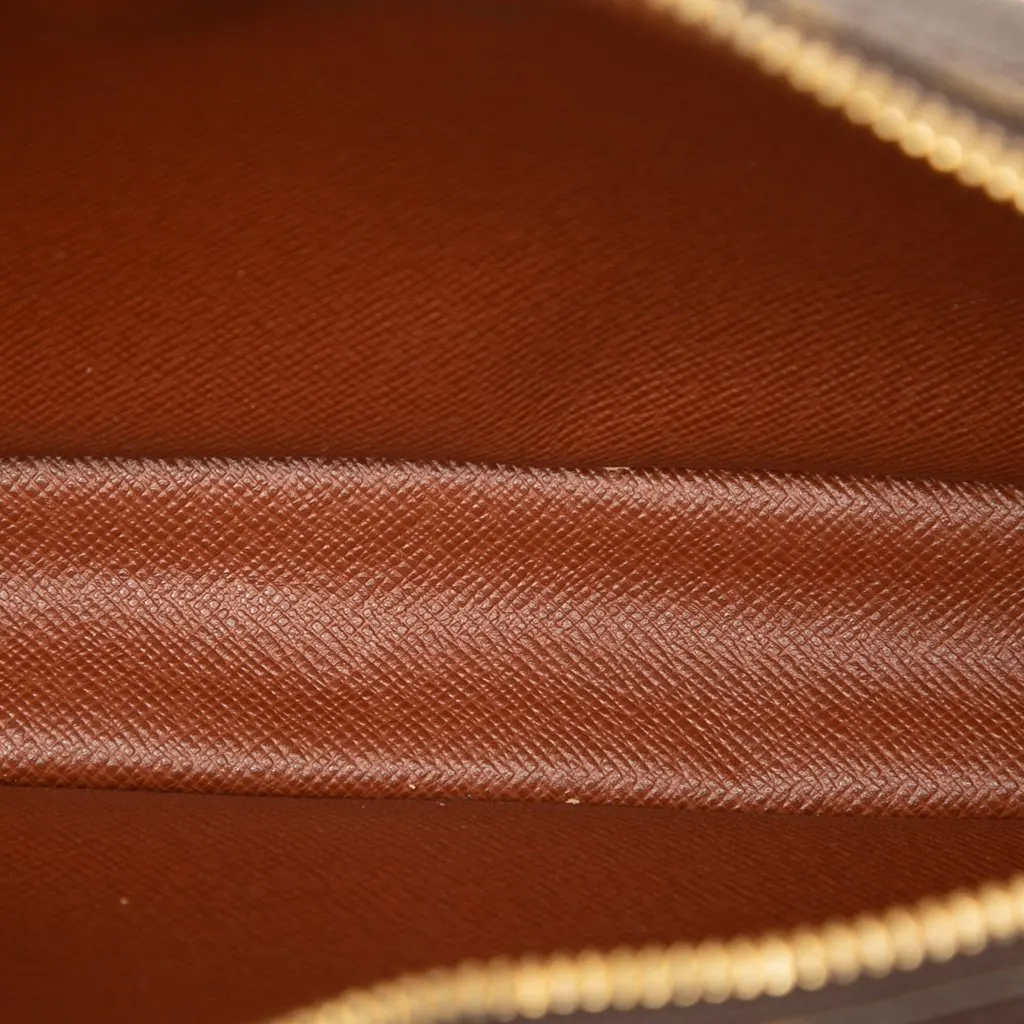 Louis Vuitton Monogram Pochette Marly Bandouliere Brown Very good - Model View
