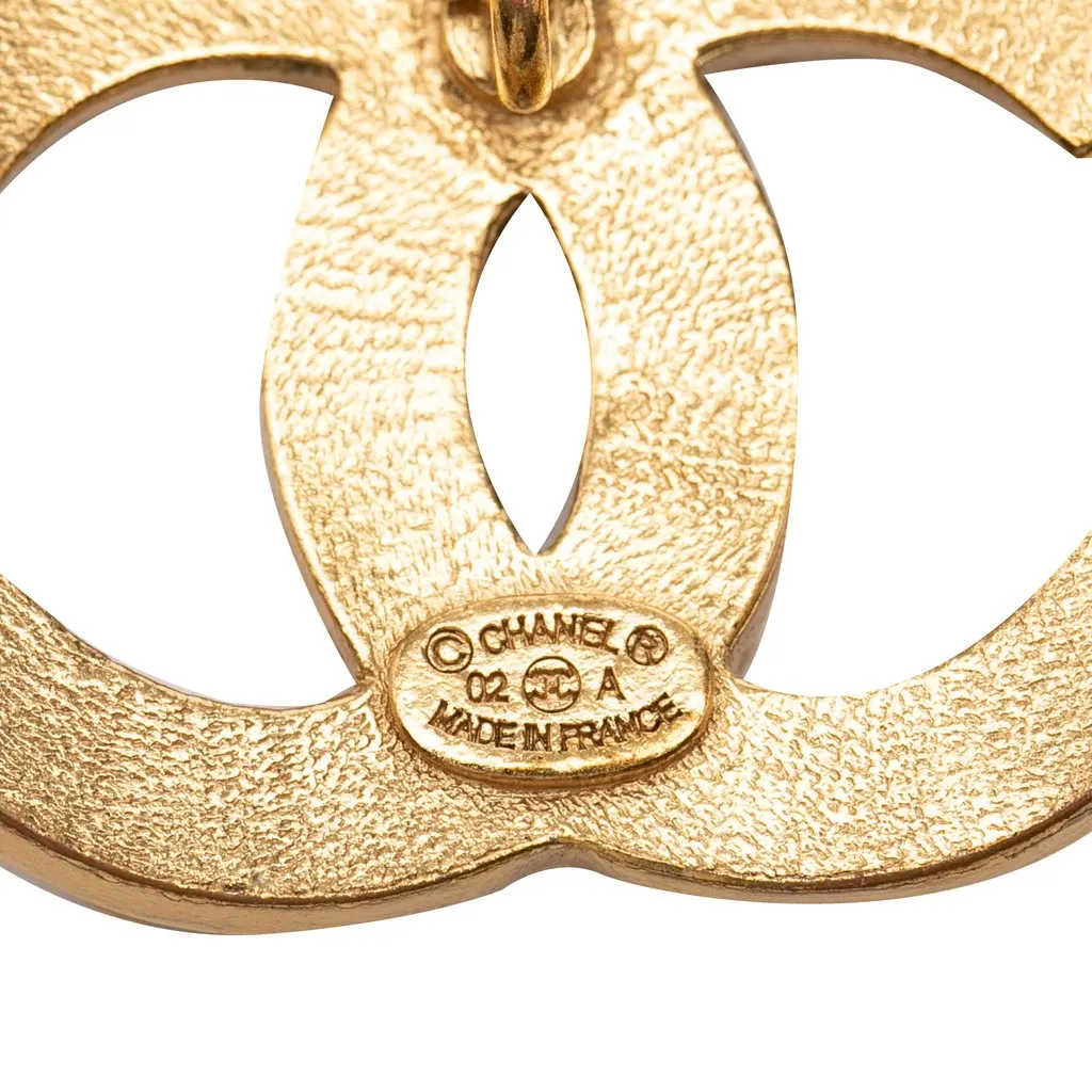 Chanel CC Gold Plated Studded Pendant Necklace Gold Metal Very good - Model View