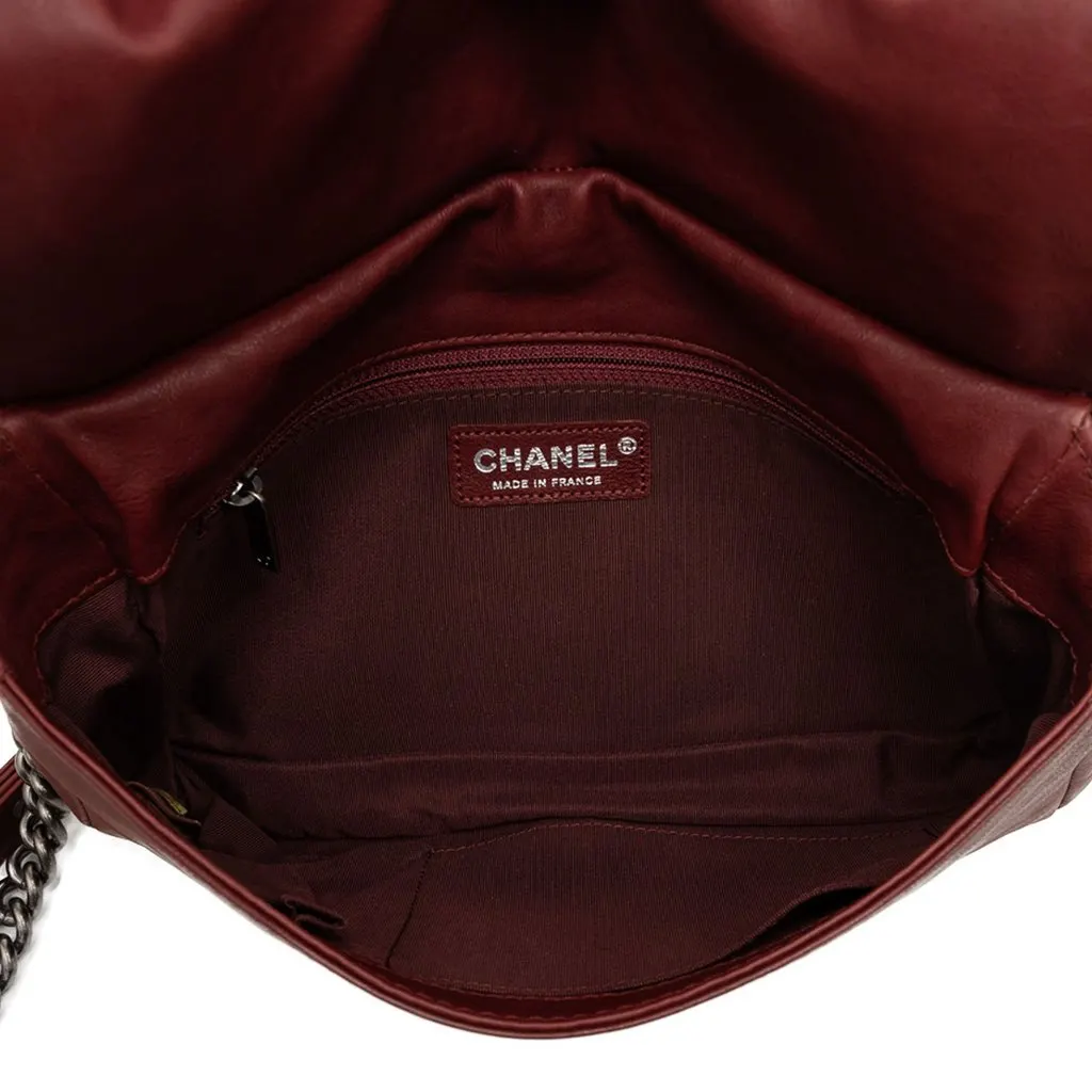 Chanel Paris Dallas Medium Quilted Calfskin Cowboy Boy Flap Red Leather Very good - Model View