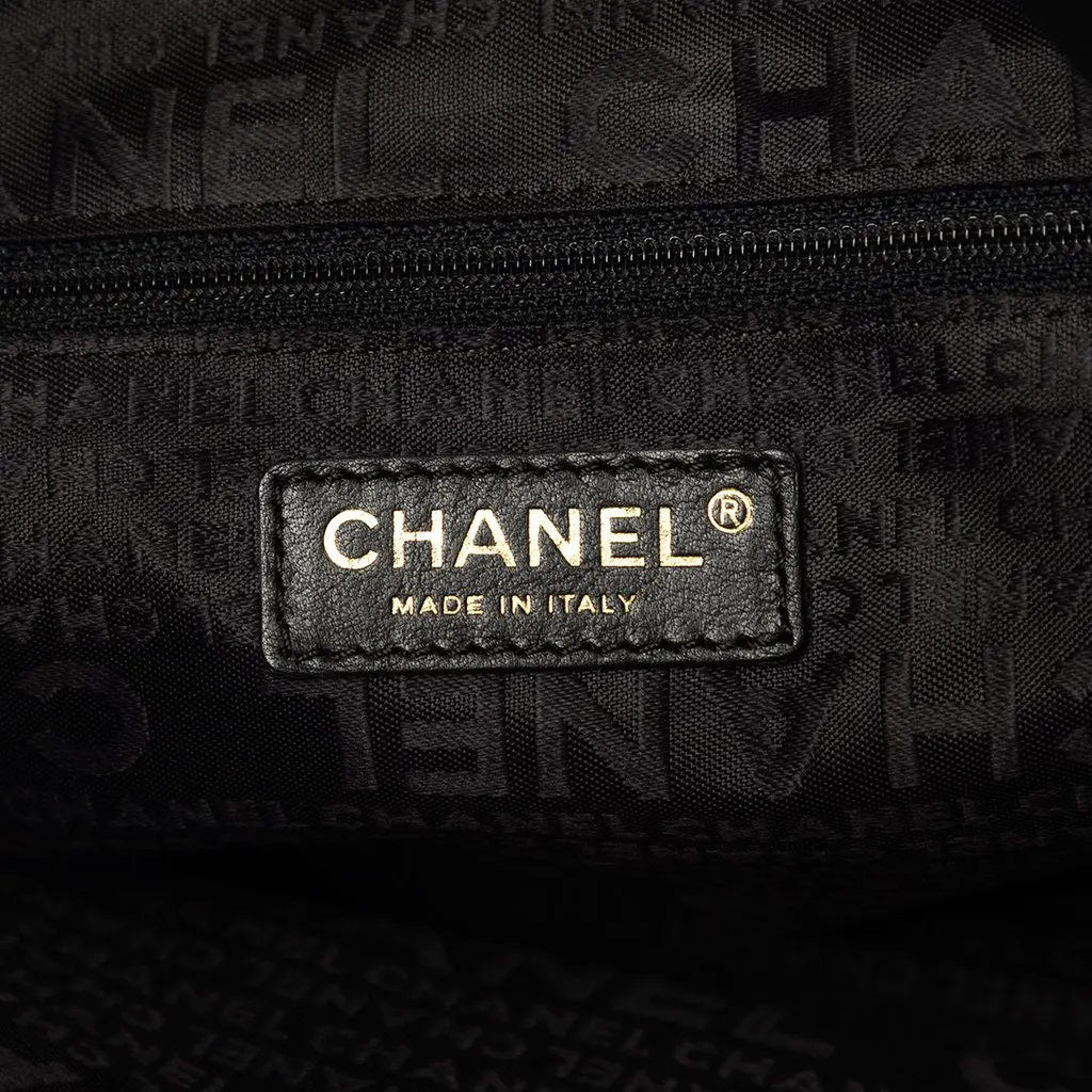 Chanel CC Caviar Tote Black Leather Very good - Box View