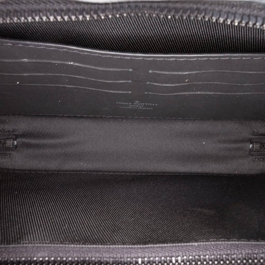 Louis Vuitton Monogram Taurillon Soft Trunk Wallet Black Leather Very good - Model View