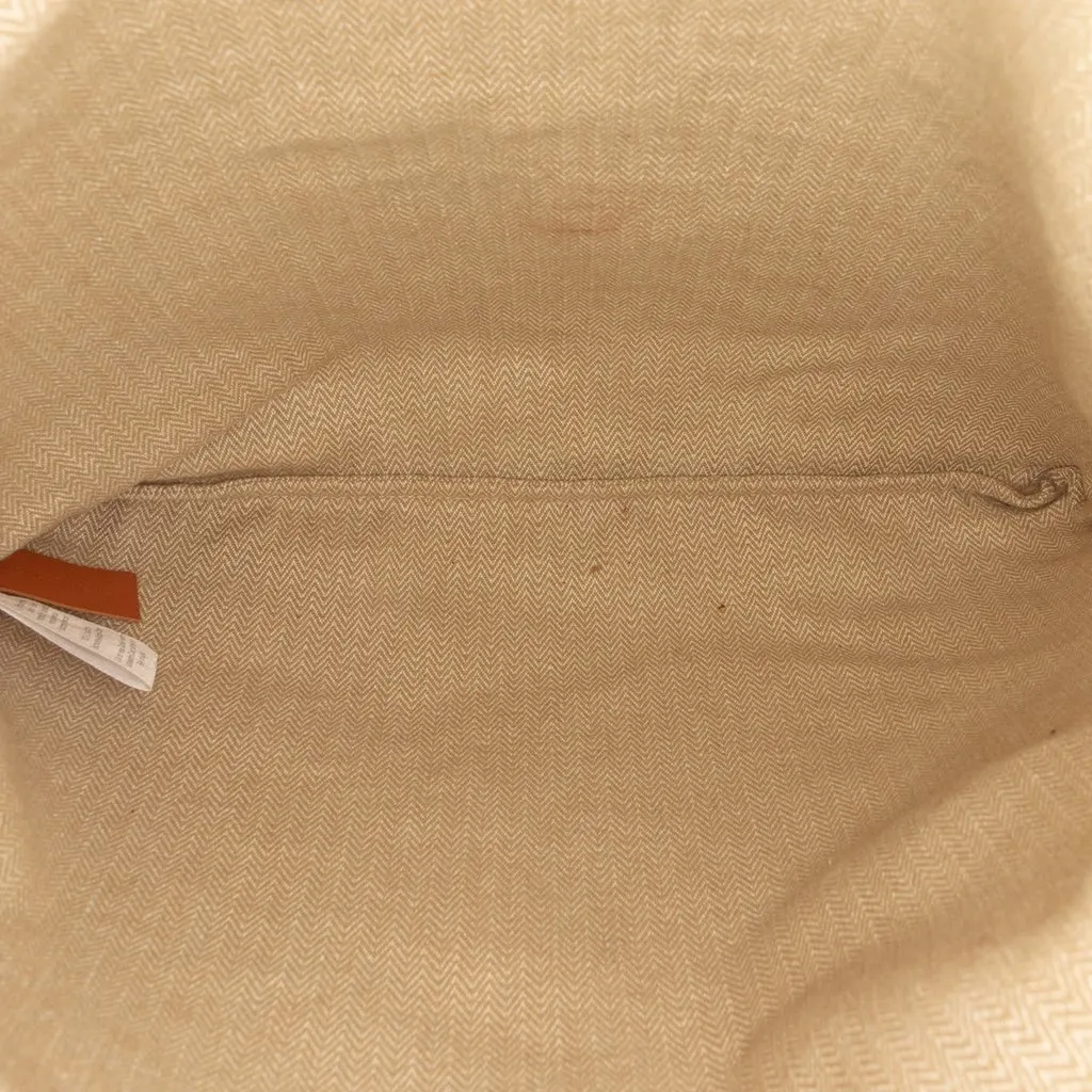 Hermès Toile Aline Grooming Bag MM Beige Good - Model View