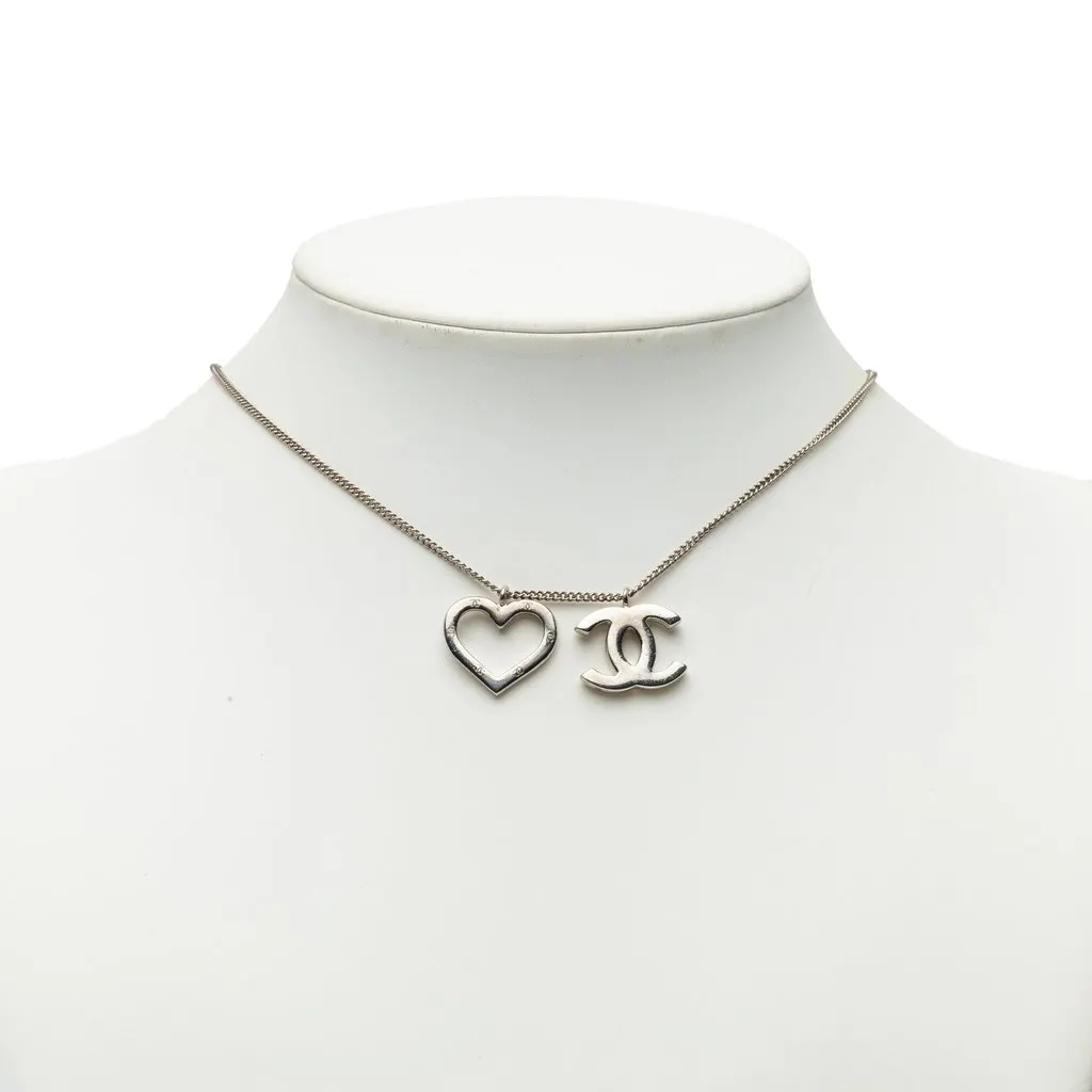 Chanel CC Brass Heart Pendant Necklace Silver Metal Very good - Box View