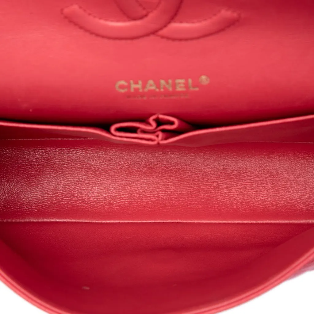 Chanel Medium Classic Caviar Double Flap Pink Leather Very good - Model View