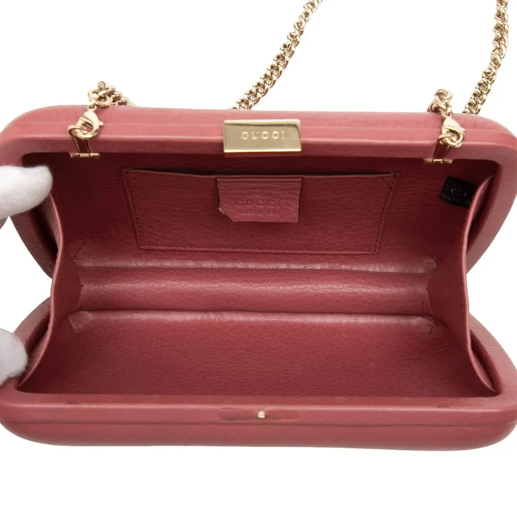 Gucci Calfskin Soho Clutch on Chain Pink Leather Very good - Model View