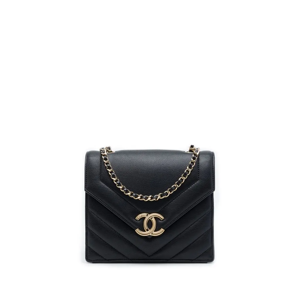 Chanel Small Chevron Calfskin Envelope Flap Black Leather Very good - Front View
