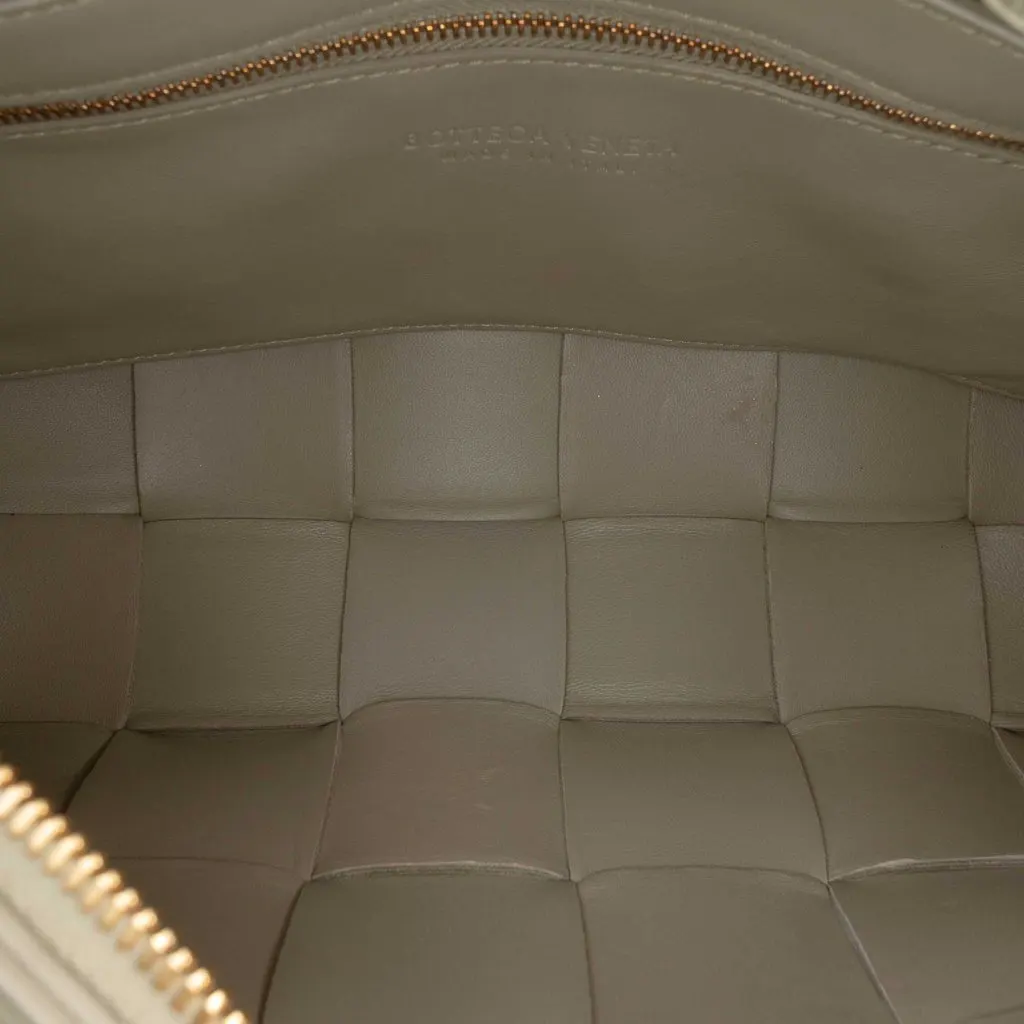 Bottega Veneta Nappa Intrecciato Brick Cassette Beige Leather Very good - Model View