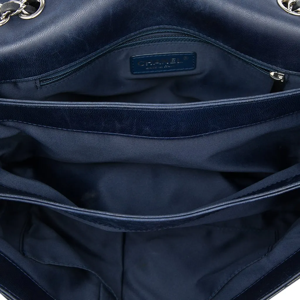 Chanel Jumbo Quilted Patent 3 Compartment Flap Blue Leather Very good - Model View