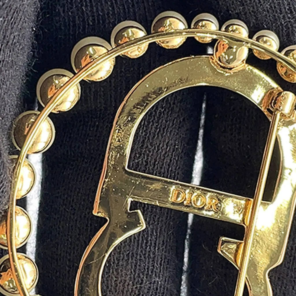 Dior Gold Plated Faux Pearl Strass Clair D Lune Brooch Gold Metal Very good - Model View
