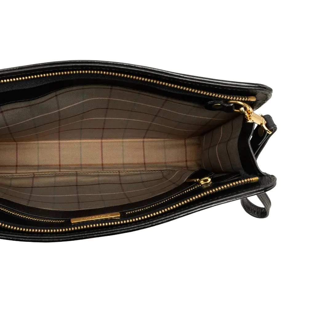 Burberry Leather Clutch Black Leather Very good - Model View
