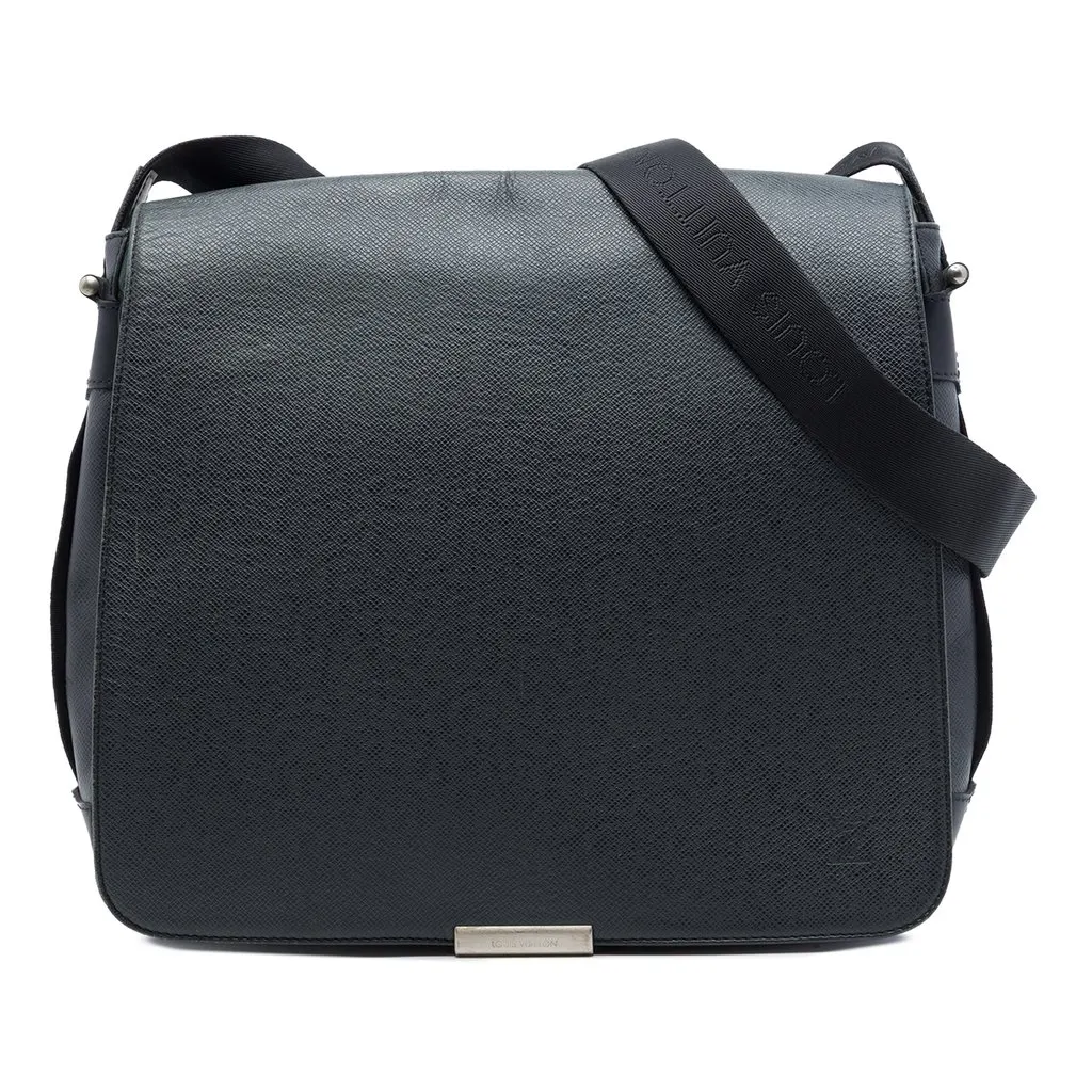 Louis Vuitton Taiga Viktor Black Leather Very good - Front View
