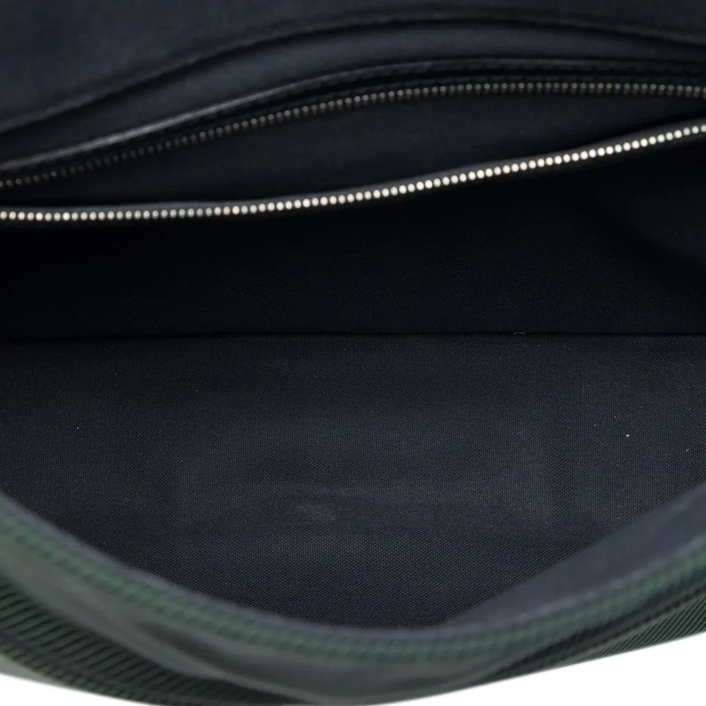 Louis Vuitton Taiga Viktor Black Leather Very good - Model View