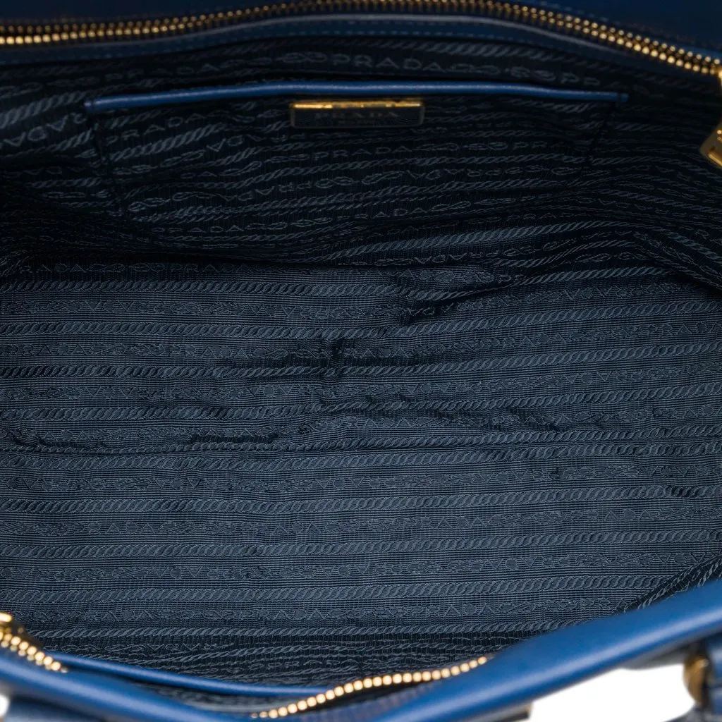 Prada Saffiano Lux Open Convertible Tote Blue Leather Very good - Model View