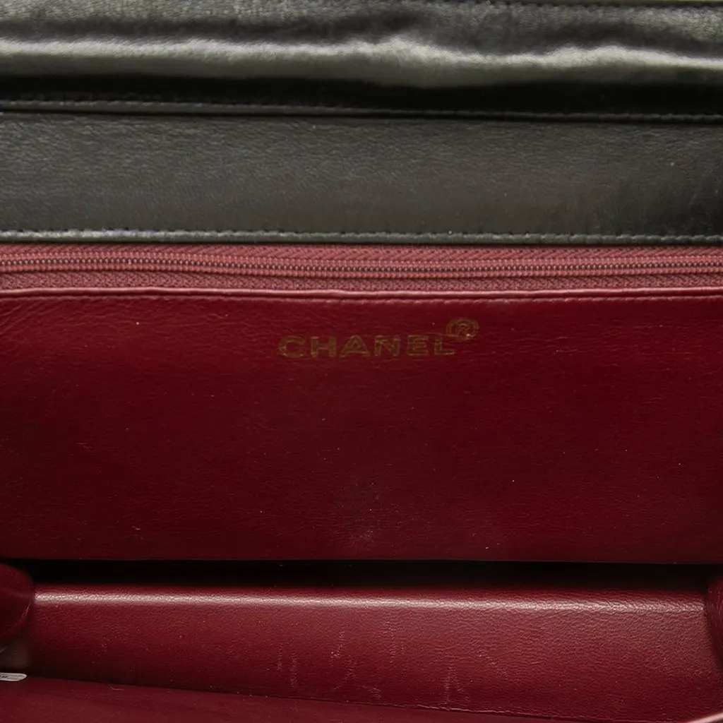 Chanel CC Quilted Lambskin Single Flap Black Leather Very good - Model View